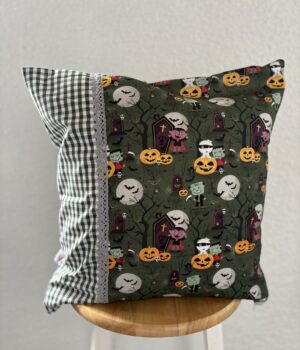 Poduszka halloweenowa z kratką vichy II
